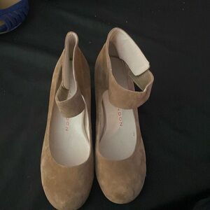 Pre-owned, tan wedges